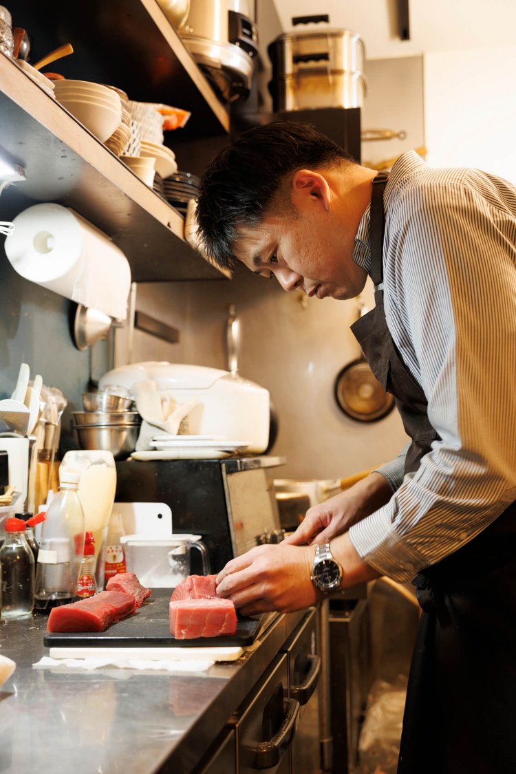 「魚は築地仕入れです」。