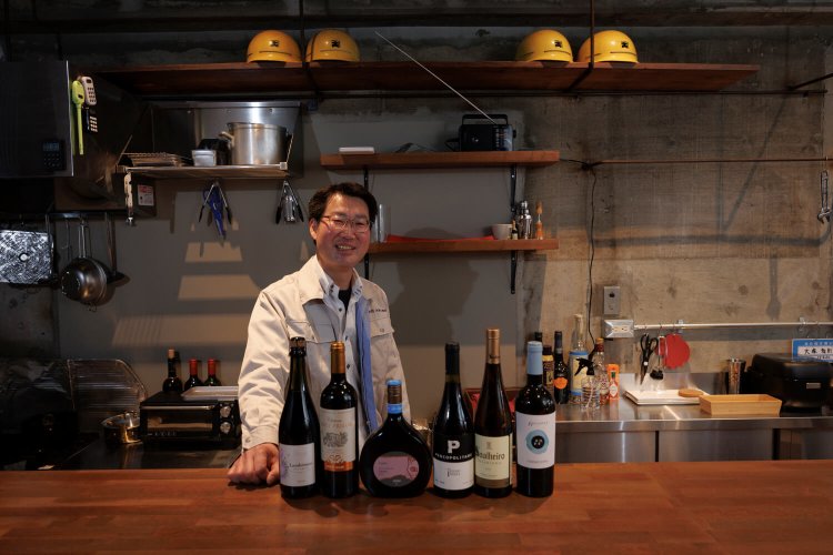 特定の産地やナチュールだけに偏らず、店主の大塚さんがおいしいと感じたワインを、グラスで10種、ボトルで50種ほど用意。「日替わりでパスタも！」と大塚さん。