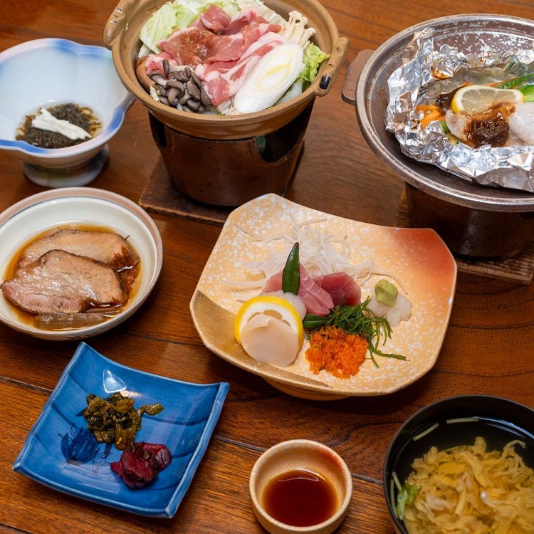 1人で一夜を過ごすには十分なこの日の夕食。