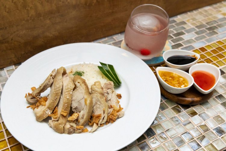 【荒川102】旅行気分のダイニングバー