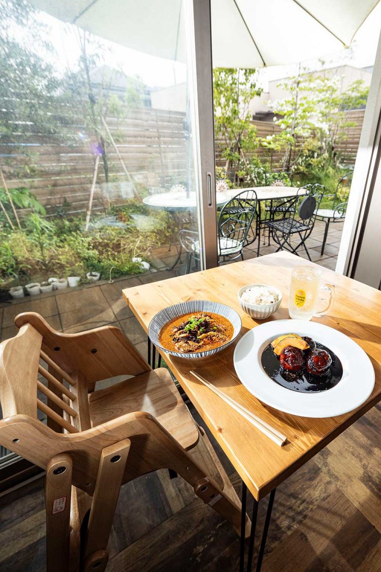 究極の酢豚3個1500円、自家製ラー油のよだれ鶏850円。