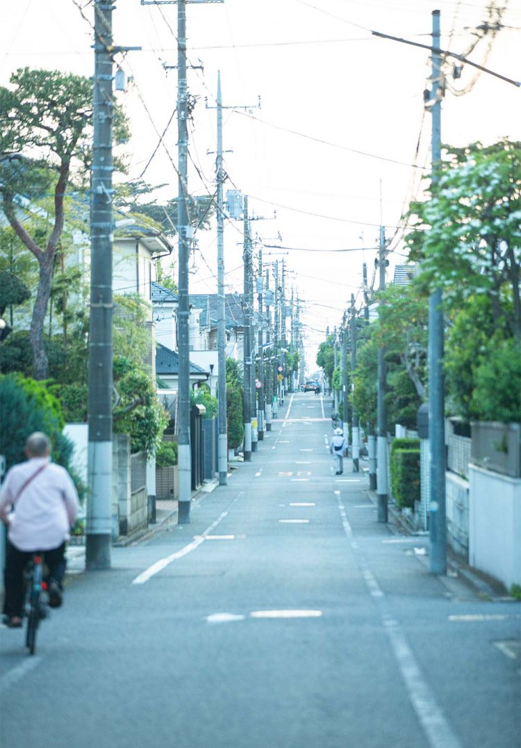 途方もない直線道路が続く大泉学園町。