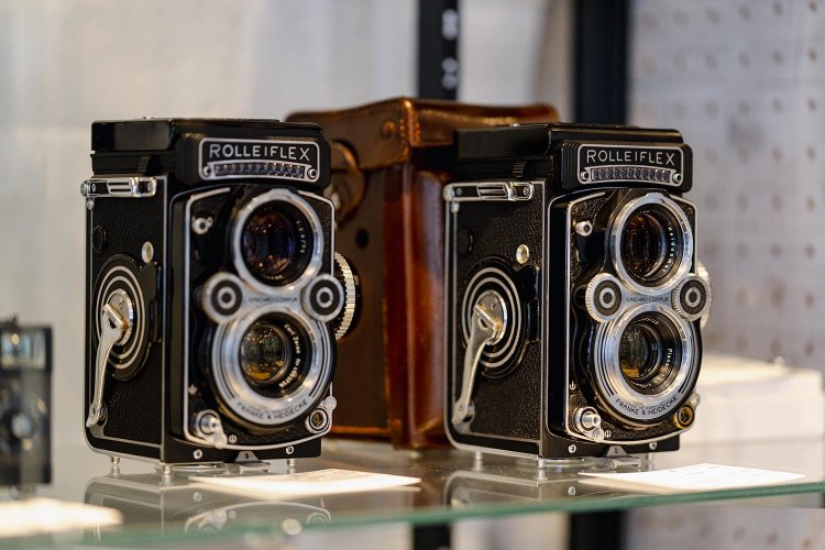 二眼レフのローライフレックスも。