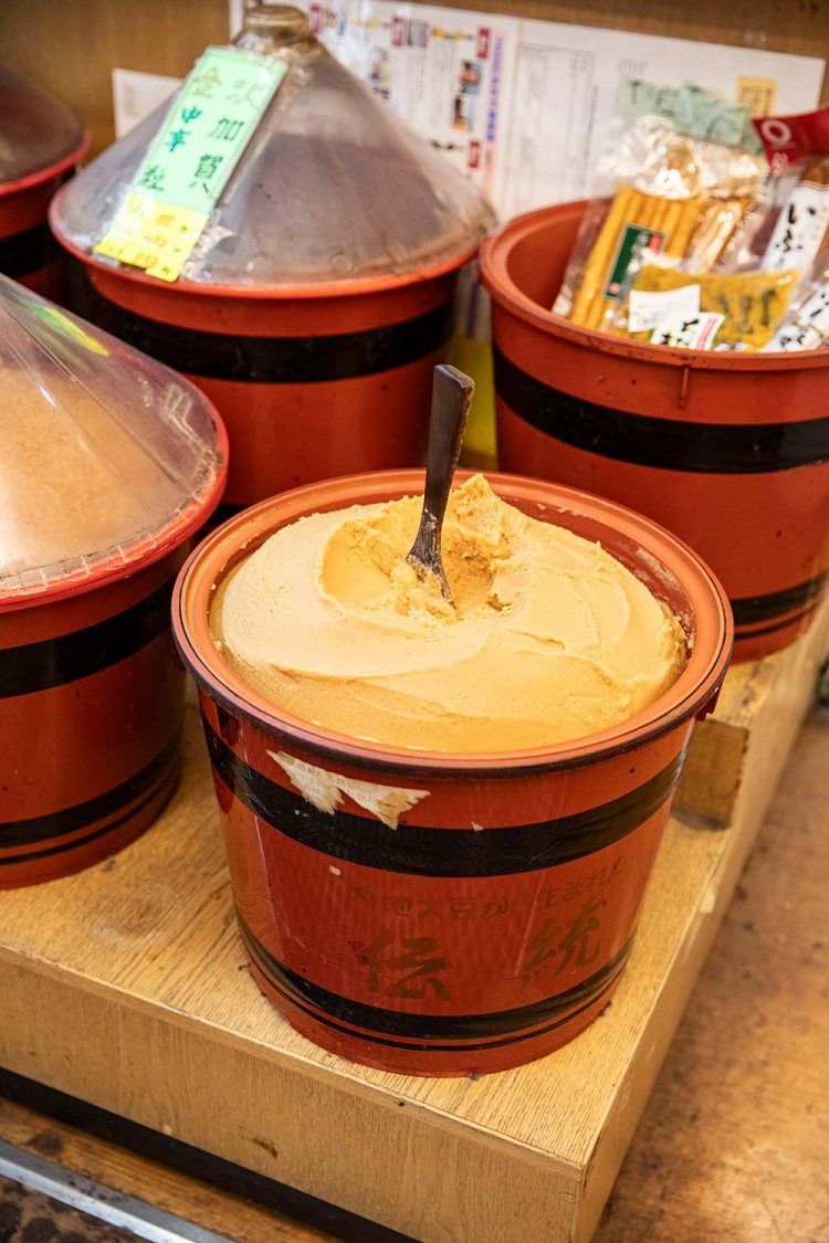 ここの味噌しか買わないというお客さんも！