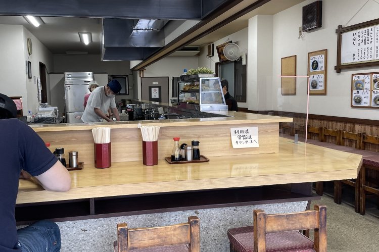 店内　花丸そば