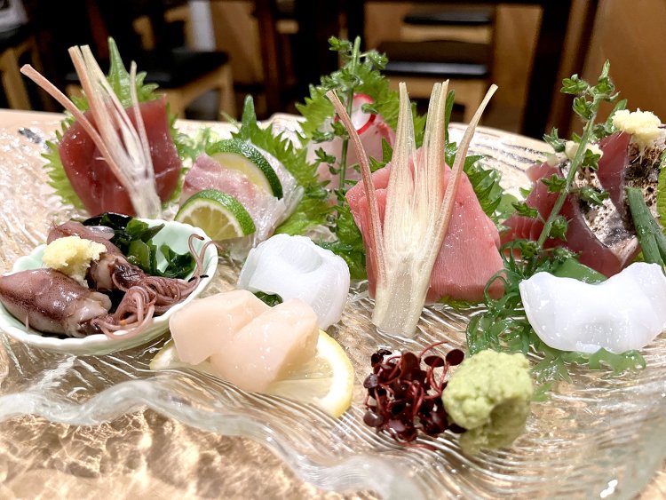 その時期の旬の魚介類が登場するので、何が出てくるかはお楽しみだ。