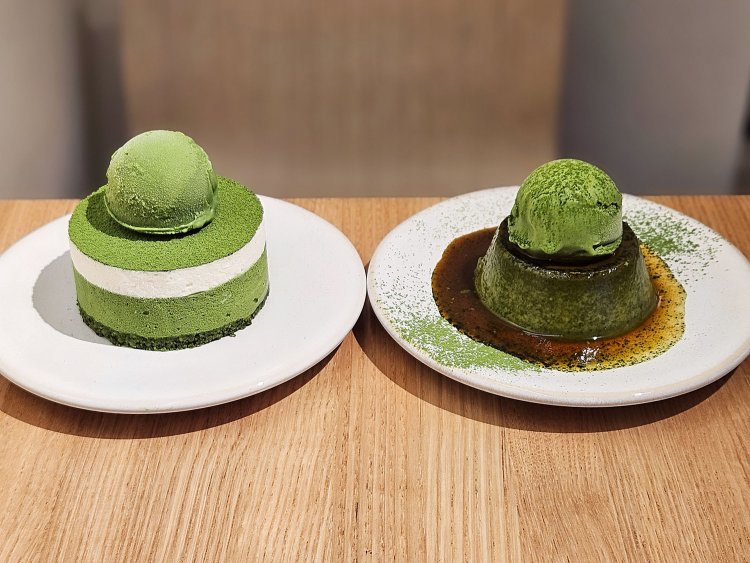 抹茶チーズケーキ890円（自家製抹茶アイス追加150円）、抹茶抹茶抹茶プリン850円。