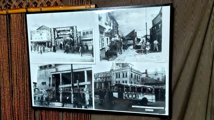 映画館や旅館、大衆酒場などの写真に加え、渋谷駅と百軒店を結ぶ往復バスの姿を写した1枚も。