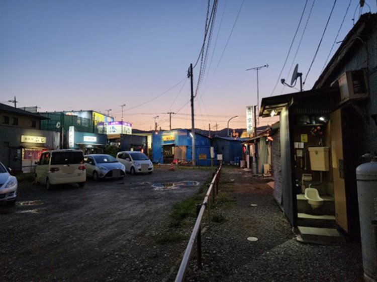 茨城No.1のディープな街「塙山キャバレー」で、老舗酒場『めぐみ』のママさんと過ごす至極の夜