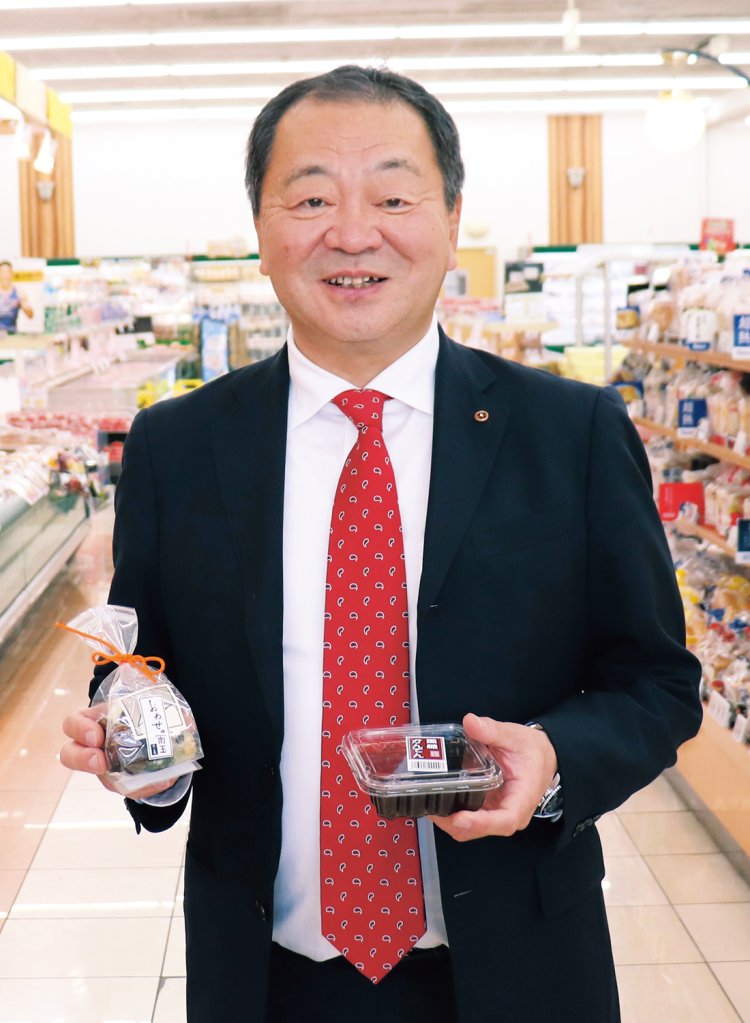 「社長の私、実は『御菓子司かし熊』の4代目です」。