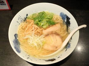 鶏そば 三歩一