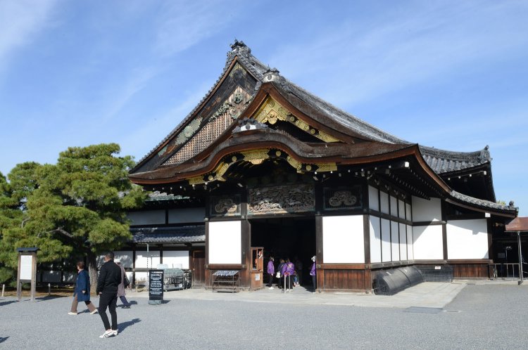 国宝の二の丸御殿は国内の城郭に残る唯一の御殿群。