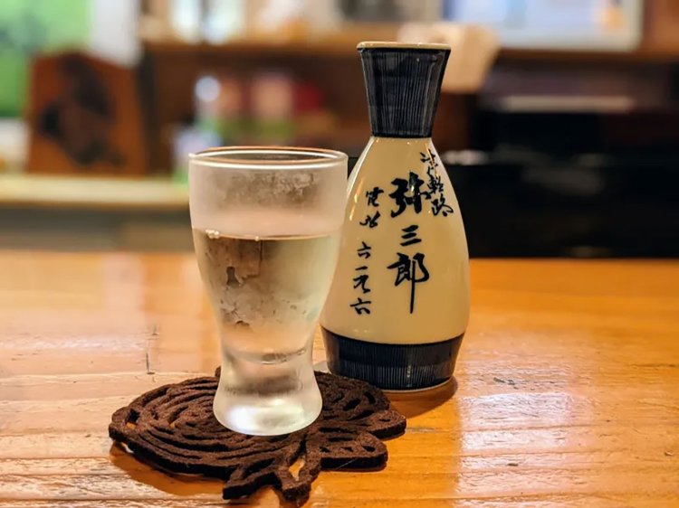 【酒場ナビ】弘前「弥三郎」駅舎