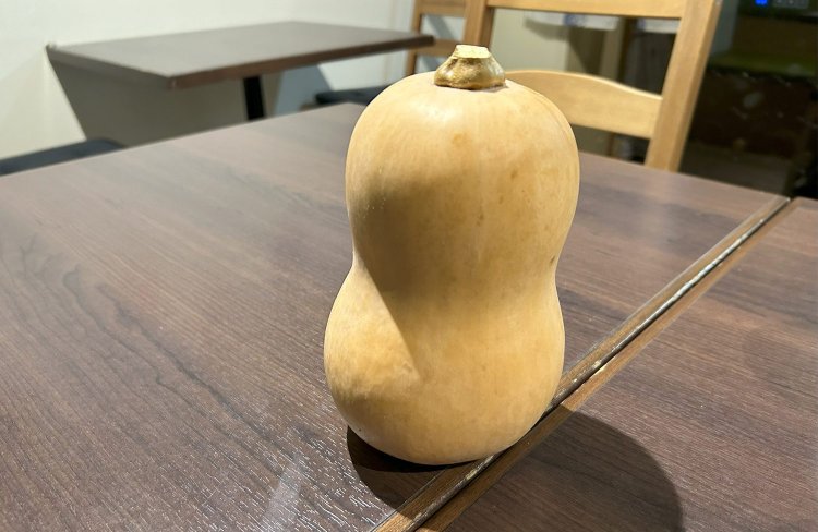 バターナッツとは、かぼちゃの一種。なかは黄色くて甘い。