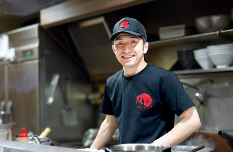 お話を聞かせてくれた店長の松下裕太さん。