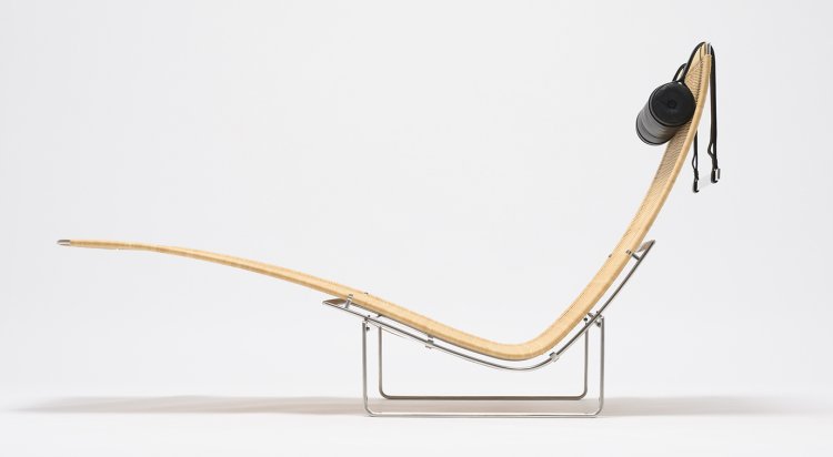 ポール・ケアホルム　≪PK 24≫　1965年 ステンレス、籐、革　織田コレクション／北海道東川町蔵　撮影：大塚友記憲。