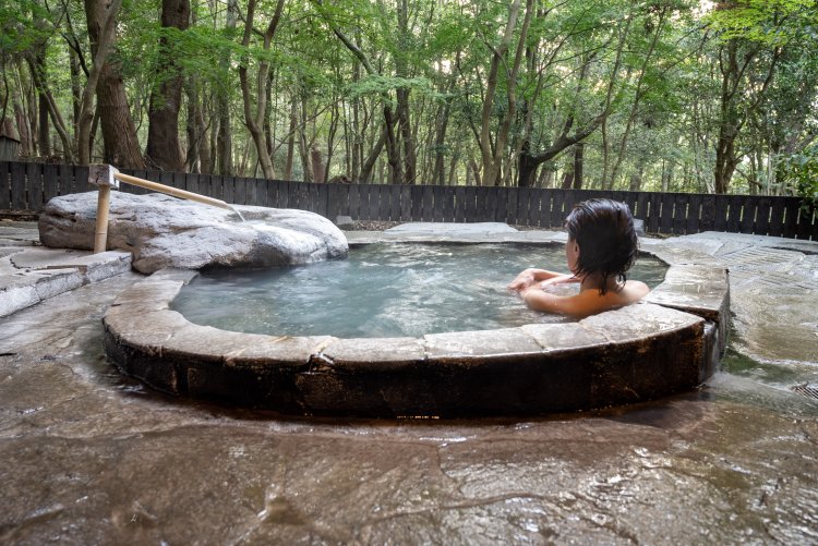 壮一さんが宿に戻ってから造った貸切風呂「もみじの湯」。