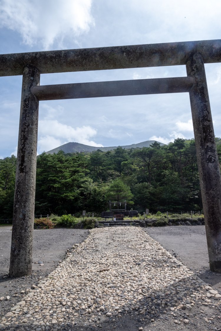 中世に霧島神宮があった霧島神宮古宮址（高千穂河原）。宿から車20分。