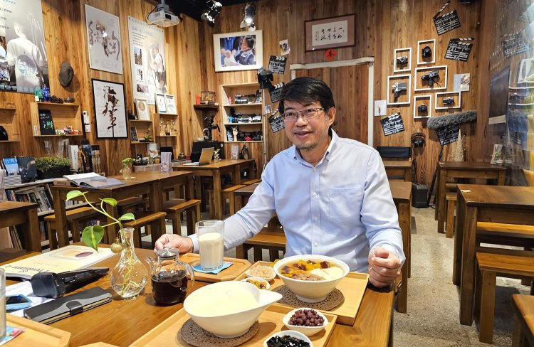 ドキュメンタリー映画の監督である何明瑞（フーミンルイ）さん。