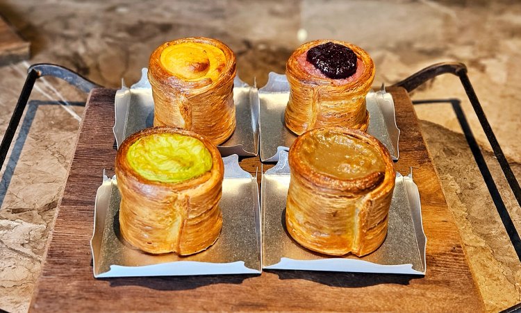 『PAQUET MONTÉ（パケモンテ）』のフランス伝統菓⼦フラン・パティシエはラッピングもオシャレ！～黒猫スイーツ散歩 代々木上原編③～