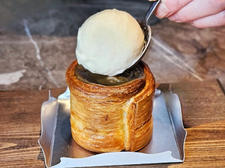 トッピング ジェラート追加400円。