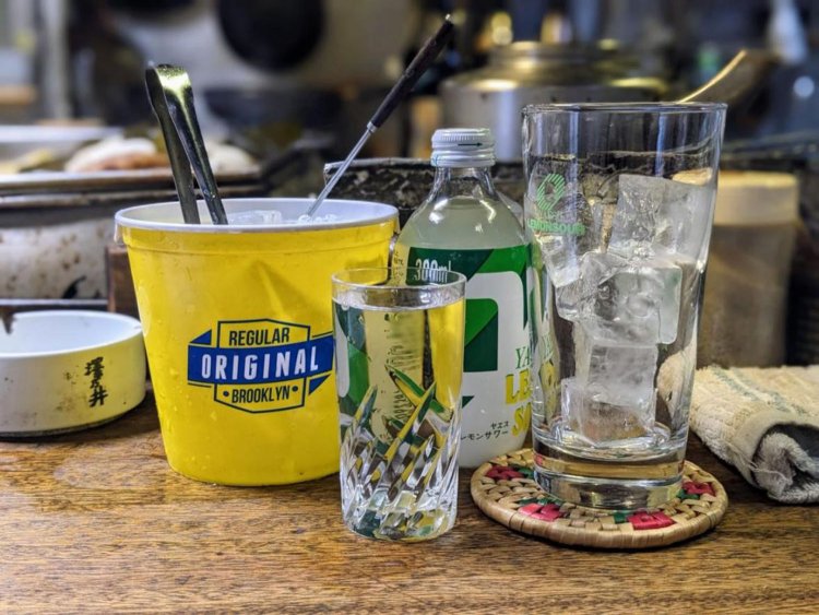 フルセットのレモンサワー。