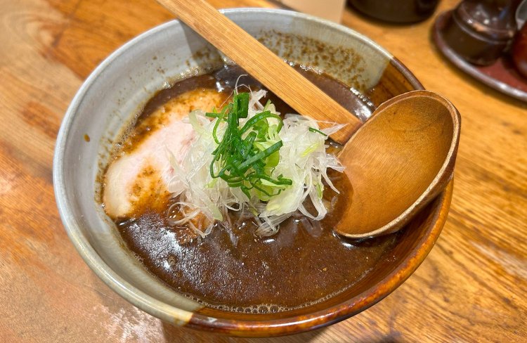 提供しているのは、らーめんとつけめん、期間限定メニューの3種類。