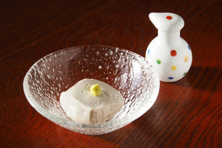 限定5食の自家製胡麻豆腐330円。