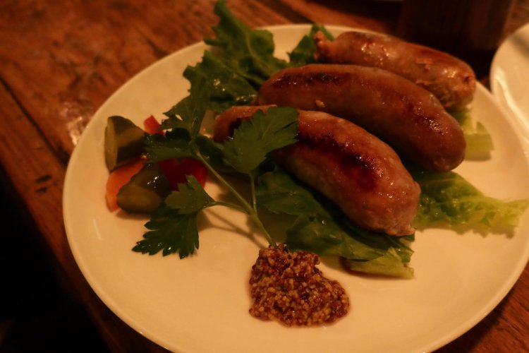 ブラジリアンソーセージ3種の盛り合わせ1300円。