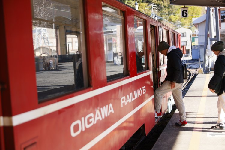 今日はどの車両？　列車に乗り込み、いざ出発！