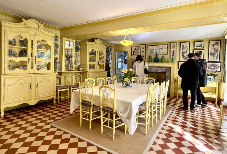 ダイニングにまで浮世絵がたくさん。