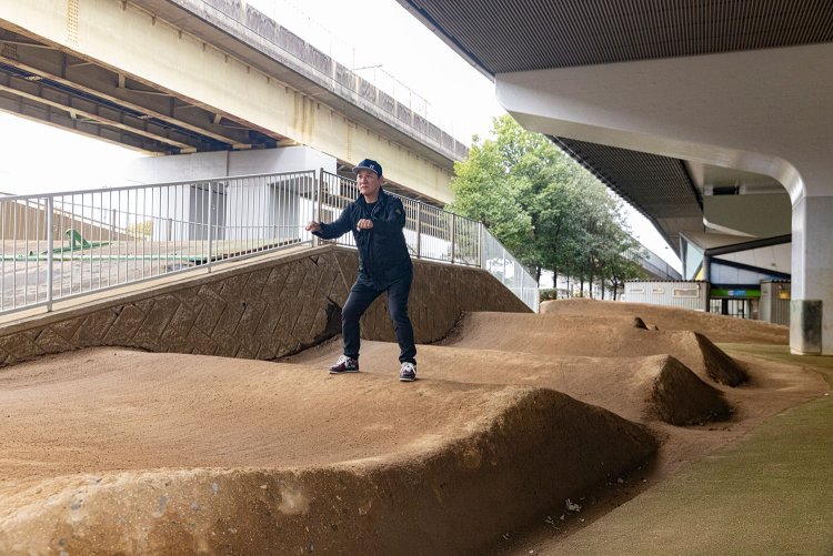 【ピエール瀧が行く ファンキー！公園】ゴリラ公園（川口市）でBMX専用のオフロードコースと出合うの巻