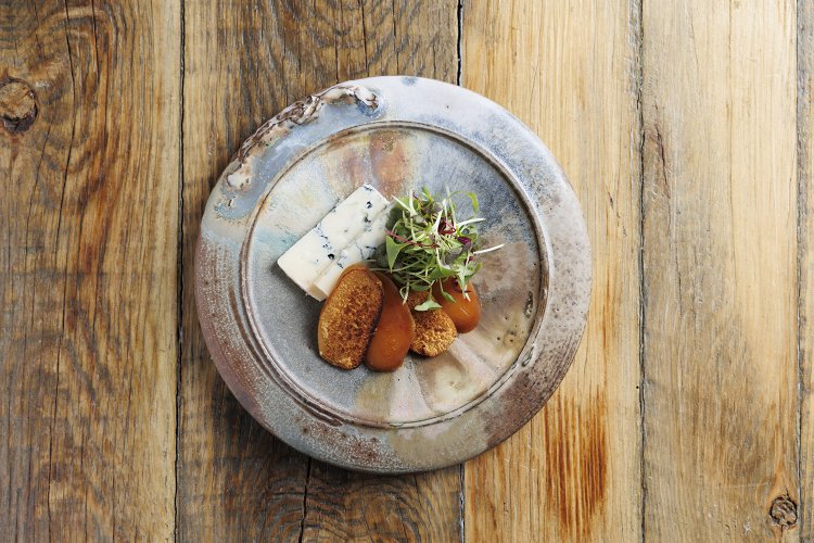 からすみとブルーチーズ。