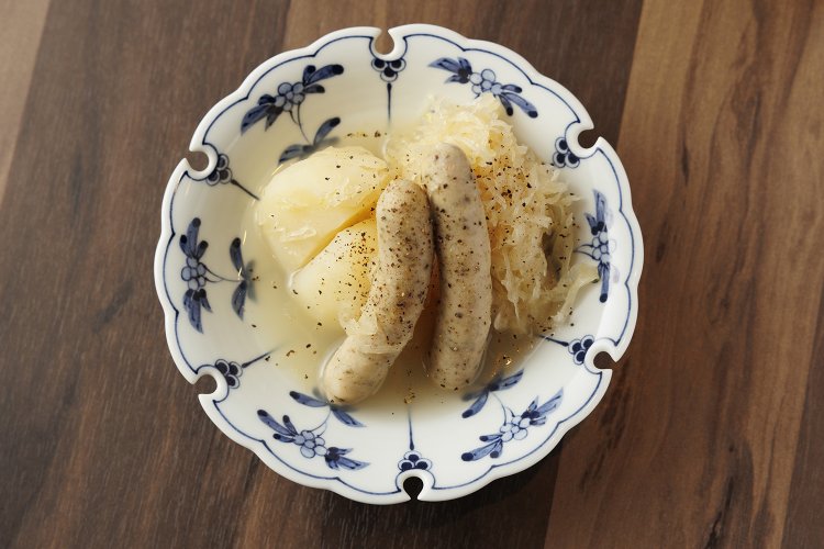 じゃが芋・ソーセージ・シュークルート煮込み。