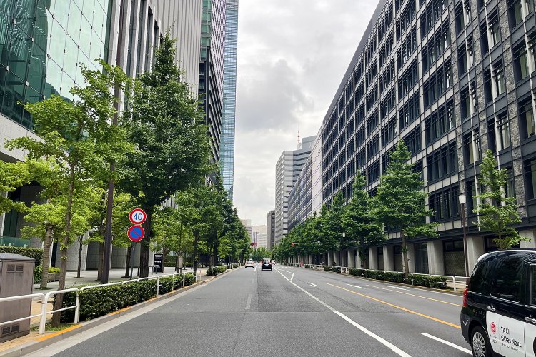 左手前が読売新聞ビル。