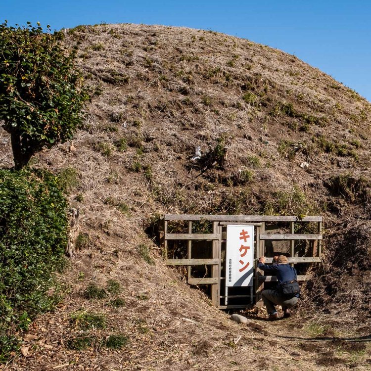 南下古墳群のA号墳。貴重な痕跡が残る石室内は立ち入り不可。