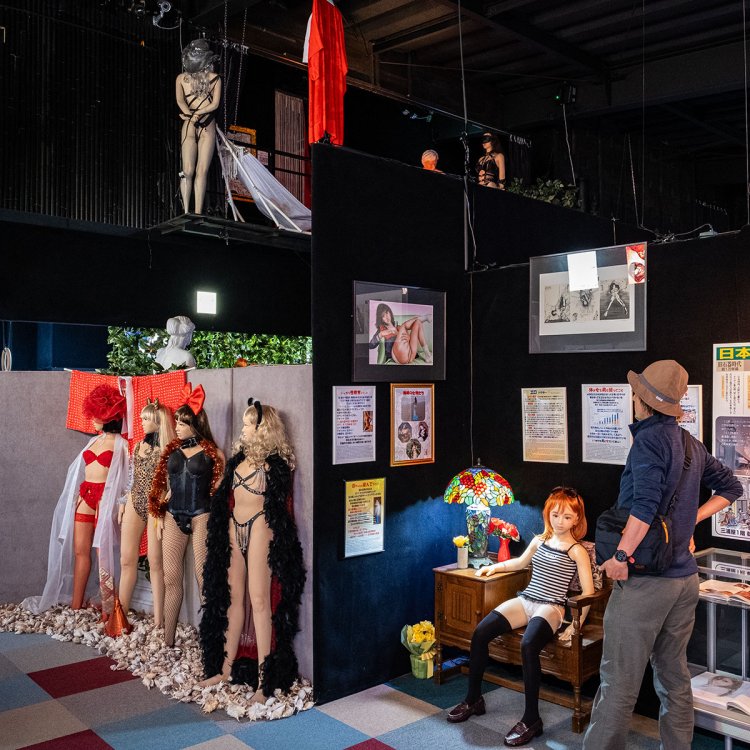 刺激的でエロいフィギュアもお待ちかねだ。