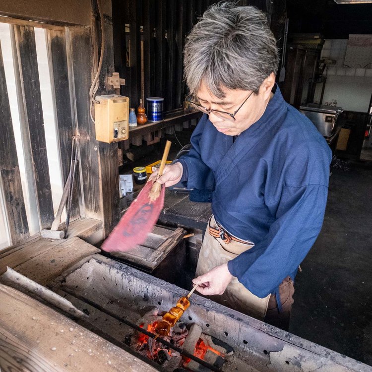 作り置きせず注文を受けてから焼き始める。