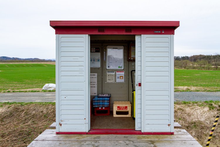 牧場に囲まれて佇む糠南駅。この駅を舞台に、毎年開催されているクリスマスパーティーは名物イベントだ。
