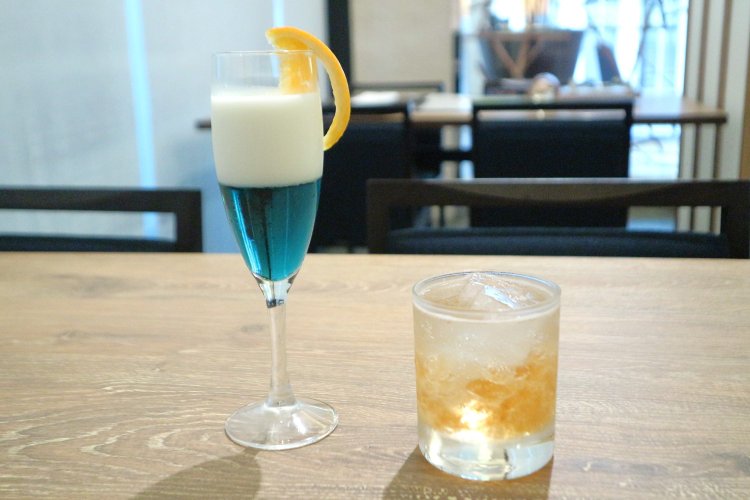 青雲（写真左）。