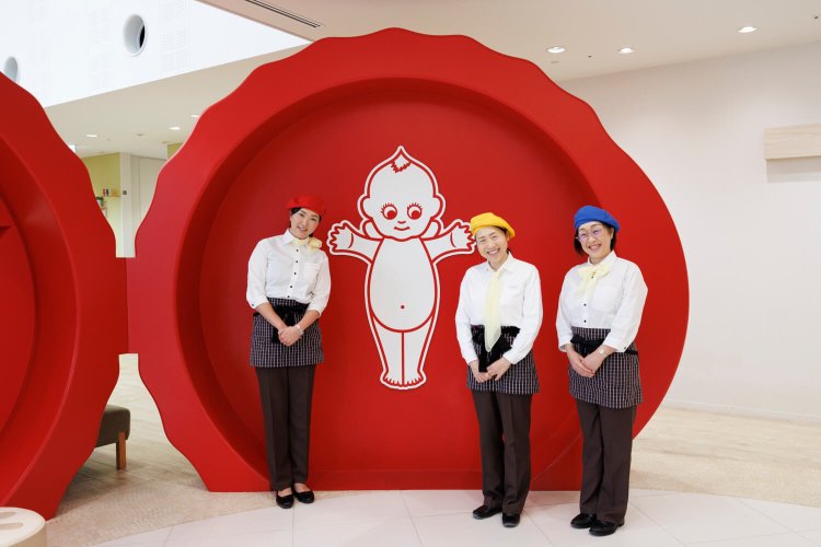 館内を案内してくれる、コミュニケーターのみなさん。