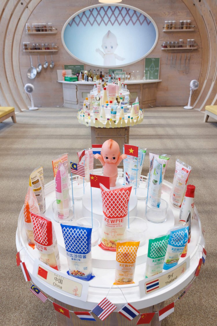 アマニ油入りや燻製マヨなど蓋の色で識別できる工夫も。