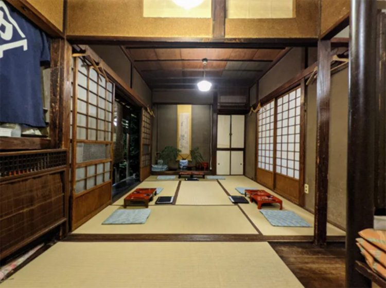 神楽坂『カド』。