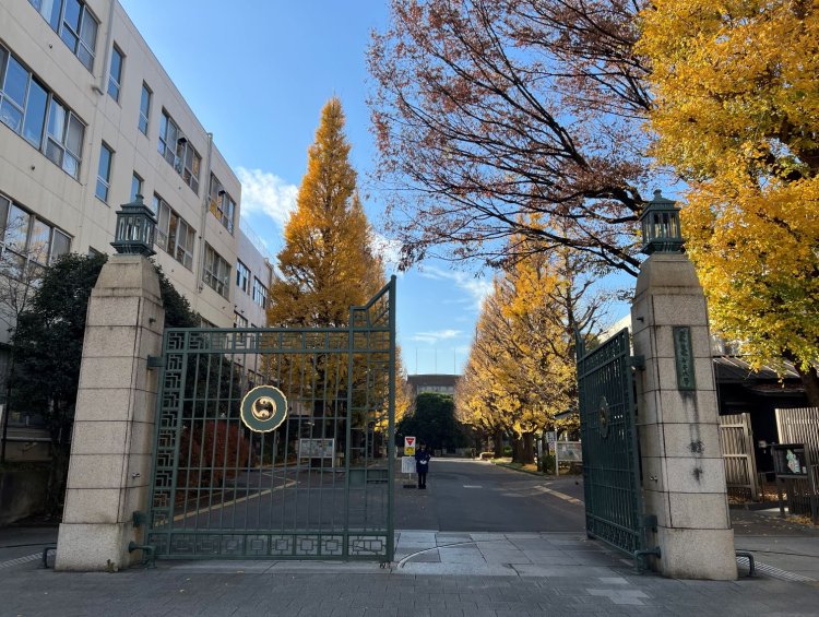 東京女子高等師範学校は、戦後、お茶の水女子大学に。附属女学校は附属高校となり、現在も同じ敷地にある。