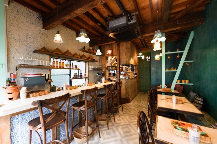 タイの雑貨がセンスよく並べられた店内。