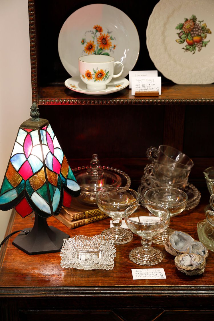 ファイヤーキングのクリスタル食器もあり。