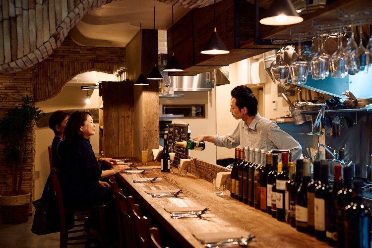 ワインは好みを伝えて杉本さんに候補を選んでもらおう。