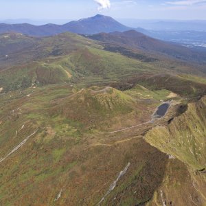 空から見るニッポン。ただいま、秋田駒ヶ岳の上空です！