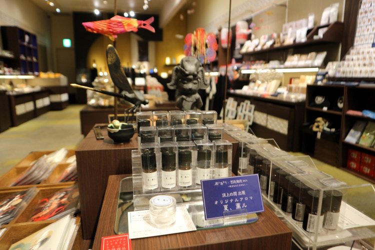 文化財「百段階段」 和のあかり×百段階段2024