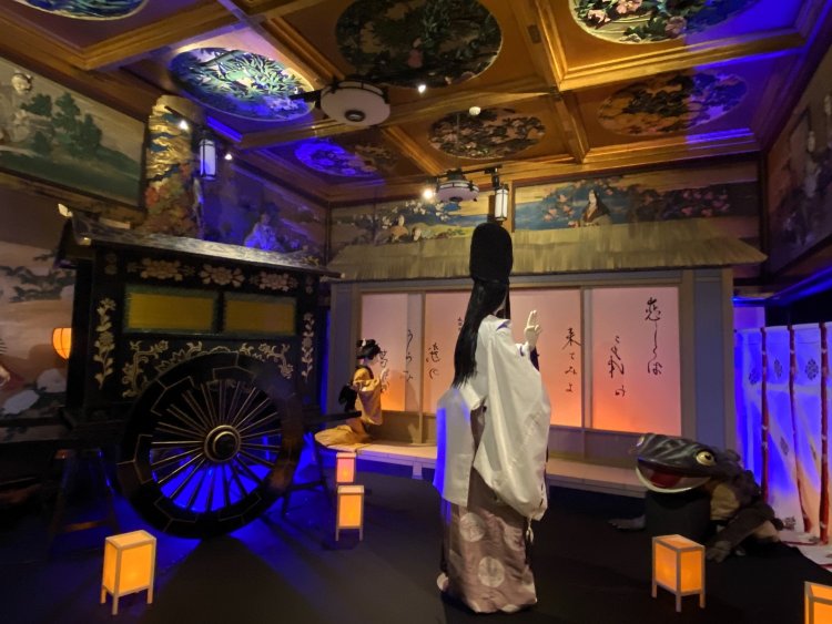 「漁樵の間」では「葛の葉伝説～安倍晴明 誕生奇譚～」をテーマとし、歌舞伎の大道具などを用いて物語のワンシーンを切り取っている。